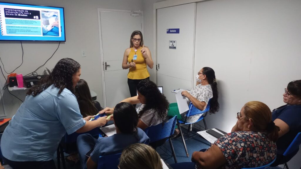 Hospital Otávio de Freitas realiza encontro sobre Boas Práticas em Curativos para enfermeiros