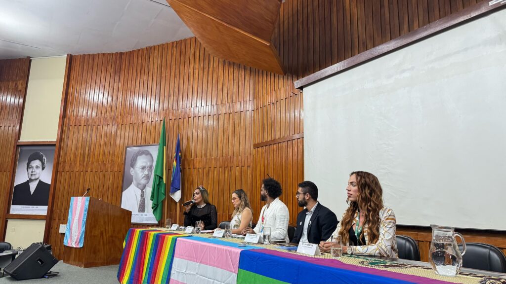Mês do orgulho LGBTQIA+: SES-PE e Fiocruz realizam seminário de saúde integral da população trans em Pernambuco e os desafios do processo transexualizador no SUS
