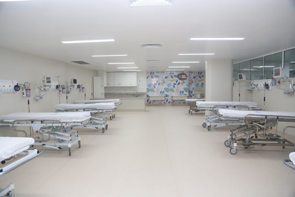 Governo de Pernambuco entrega dois andares e Sala Vermelha do Hospital da Restauração completamente requalificados
