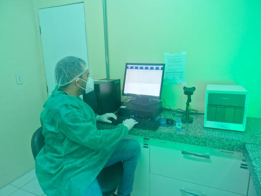 LACEN-PE descentraliza diagnóstico de tuberculose com exames realizados no interior